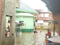 Diguyur Hujan Deras, Kampung Aur Medan Lagi-lagi Direndam Banjir
