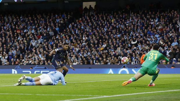 Soccer Football - Champions League - Quarter Final - Second Leg - Manchester City v Real Madrid - Etihad Stadium, Manchester, Britain - April 17, 2024 Real Madrid's Rodrygo scores their first goal Action Images via Reuters/Jason Cairnduff