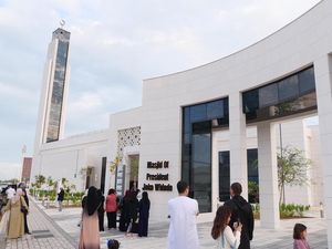 Lebaran di Abu Dhabi dan Cerita WNI Salat Id Pertama di Masjid Jokowi Lebaran di Abu Dhabi dan Cerita WNI Salat Id Pertama di Masjid Jokowi