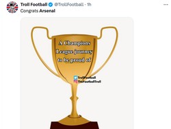 Terima kasih sudah memberi hiburan di Liga Champions, Arsenal. (Foto: Twitter @TrollFootball)