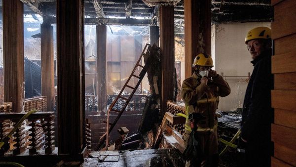 Kondisi Gedung Bursa Saham Bersejarah di Denmark Pascakebakaran Hebat