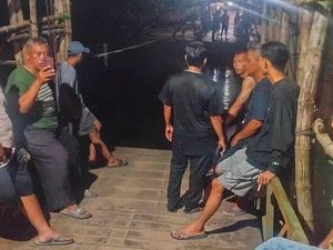 Bapak Anak Hilang di Kalimas gegara Tak Matikan Motor Saat Naik Perahu Tambang