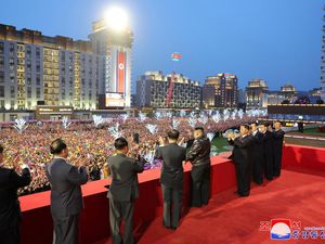 Potret Kim Jong Un Hadiri Peresmian Kompleks Apartemen Baru Korut