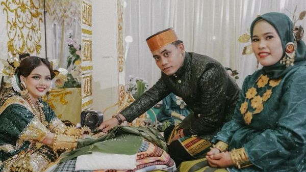Pangling, Tampilan Putri DA di Acara Adat Bugis Mappacci Jelang Pernikahan