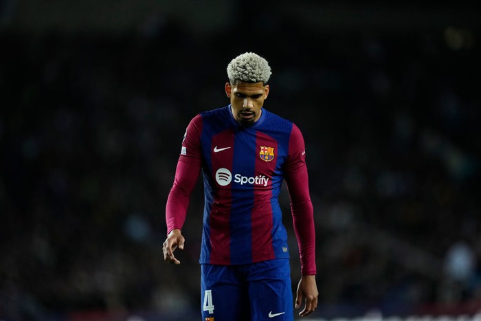 Ronald Araujo Ronald Araujo centre-back of Barcelona and Uruguay during the UEFA Champions League quarter-final second leg match between FC Barcelona and Paris Saint-Germain at Estadi Olimpic Lluis Companys on April 16, 2024 in Barcelona, Spain. (Photo by Jose Breton/Pics Action/NurPhoto via Getty Images)