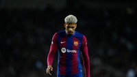 2. Ronald Araujo. Sekali lagi, Barca disebut siap melepas pemain yang satu ini dengan harga yang tepat. Tapi kondisi Araujo yang masih cedera disebut bisa menjadi penghambat potensi transfer. Foto: NurPhoto via Getty Images/NurPhoto