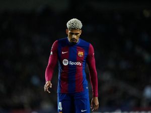Soal Kontrak Baru De Jong & Araujo, Barcelona: Kembali ke Pemainnya