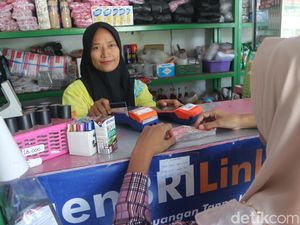 Jadi Agen Bank, Ibu di Kudus Sukses Kembangkan Bisnis-Sekolahkan Anak