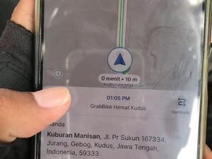 Viral Ojol Jemput Penumpang Misterius di Makam Kudus, Ini Ceritanya