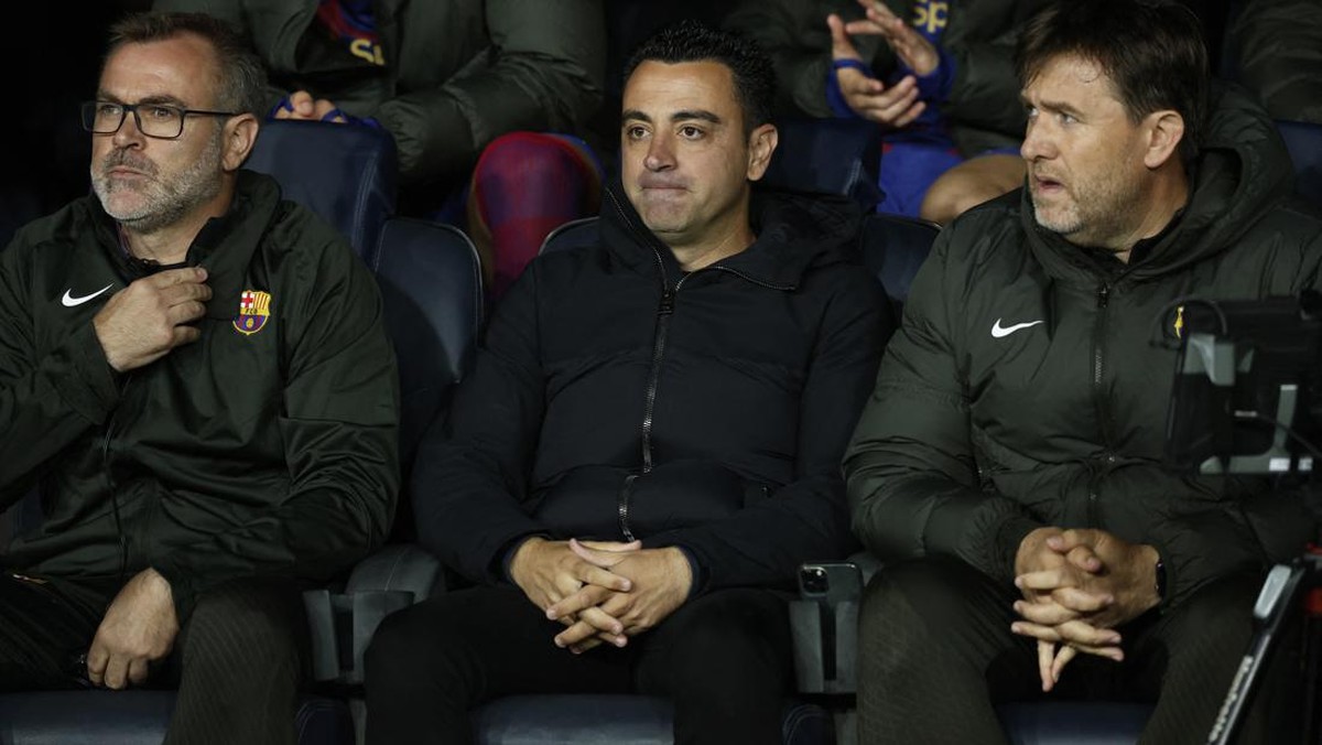 Xavi Hernandez dipecat jika Barcelona kalah di El Clasico? (REUTERS/Albert Gea)
