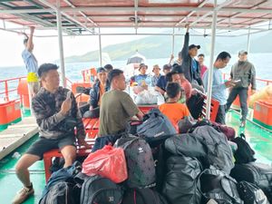 28 Pegawai-Warga Binaan Lapas Dievakuasi Imbas Erupsi Gunung Ruang Sitaro 28 Pegawai-Warga Binaan Lapas Dievakuasi Imbas Erupsi Gunung Ruang Sitaro