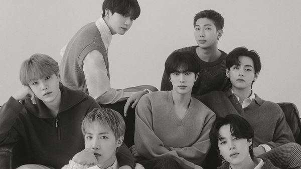 ARMY! Ini Katalog Official Merch di BTS POP-UP: MONOCHROME Jakarta