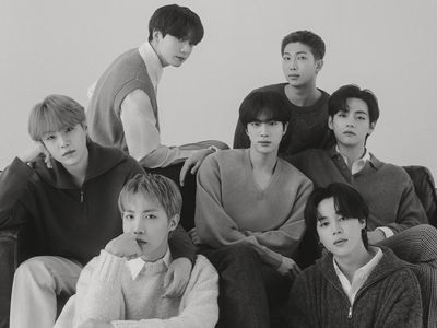 ARMY! Ini Katalog Official Merch di BTS POP-UP: MONOCHROME Jakarta