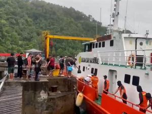 Gunung Ruang Erupsi, Pegawai Lapas dan Napi Dievakuasi