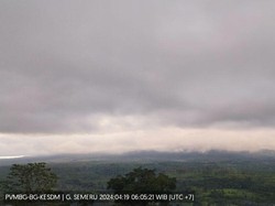 Gunung Semeru Berstatus Siaga