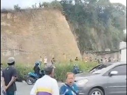 Geger Wanita Berdiri di Tebing Karo, Mau Bunuh Diri gegara Diceraikan Suami