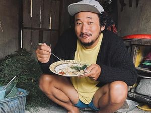 Isa Bajaj Senang Belanja ke Pasar hingga Makan Makanan Ndeso Isa Bajaj Senang Belanja ke Pasar hingga Makan Makanan Ndeso