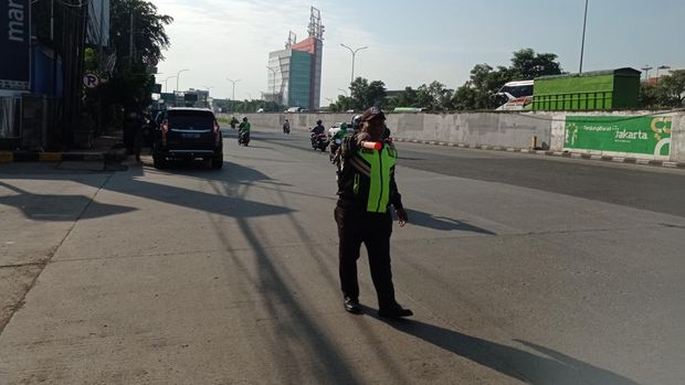 Jaini (52) skuriti Gedung Antam di Jalan TB Simatupang, Jakarta Selatan.