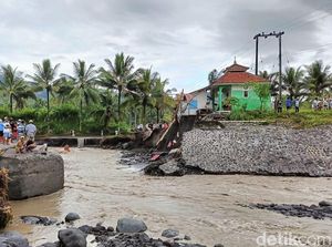 5 Jembatan di Lumajang Putus Diterjang Banjir Lahar Dingin Semeru