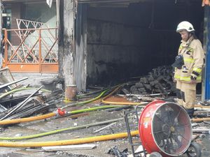 Damkar Ungkap Pentingnya APAR-Jalur Evakuasi Antisipasi Kebakaran di Gedung Damkar Ungkap Pentingnya APAR-Jalur Evakuasi Antisipasi Kebakaran di Gedung
