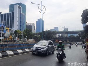 Jalan Mampang Prapatan Arah Warung Buncit Dibuka, Lalin Kembali Normal Jalan Mampang Prapatan Arah Warung Buncit Dibuka, Lalin Kembali Normal