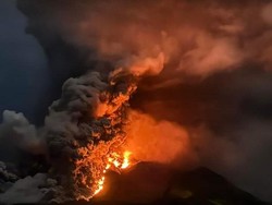 Terpopuler Sepekan: Gunung Ruang Erupsi hingga Bos Apple Temui Jokowi