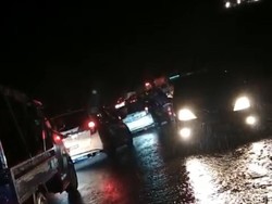 Longsor Tutup Jalur Poros Maros-Bone di Tompo Ladang, Lalu Lintas Lumpuh