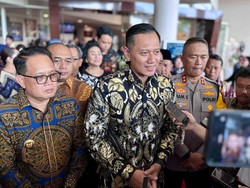 Pj Gubernur Jatim Sambut Baik Penyerahan Sertifikat Tanah Tempat Ibadah