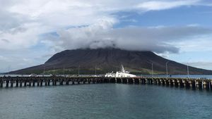 Penampakan Terkini Erupsi Gunung Ruang