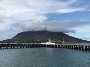 Penampakan Terkini Erupsi Gunung Ruang Penampakan Terkini Erupsi Gunung Ruang