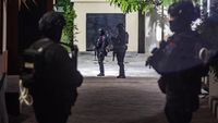 Suasana Penggeledahan Rumah Terduga Anggota Jamaah Islamiyah di Palu
