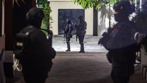 Suasana Penggeledahan Rumah Terduga Anggota Jamaah Islamiyah di Palu