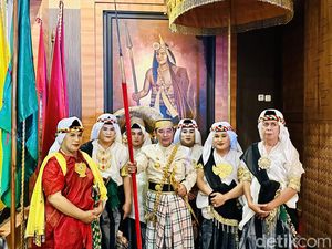 Dewan Adat Saoraja Bone Anugerahi Pj Gubernur Sulsel Gelar Daeng Mappuji Dewan Adat Saoraja Bone Anugerahi Pj Gubernur Sulsel Gelar Daeng Mappuji