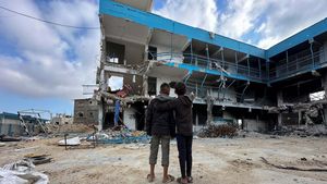 Ratapan Anak-anak Gaza Memandang Sekolah yang Hancur