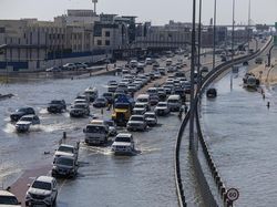 Ilmuwan Peringatkan Bahaya Hujan Buatan, Bisa Picu Perang Cuaca