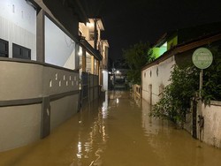 250 Keluarga Kebanjiran Imbas Kali Bekasi Meluap, Tinggi Air 80 Cm