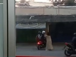 Viral ODGJ Ngamuk di Bekasi, Minimarket Dirusak-Pemotor Dipukuli