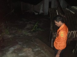 Tembok Kali di Karanggan Bogor Jebol