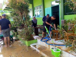 Aktivitas Sekolah Lumpuh Total Imbas Banjir Bandang Trenggalek