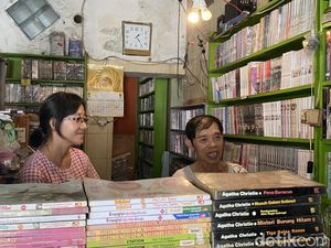 Nostalgia di Persewaan Komik yang Masih Tersisa di Solo Nostalgia di Persewaan Komik yang Masih Tersisa di Solo