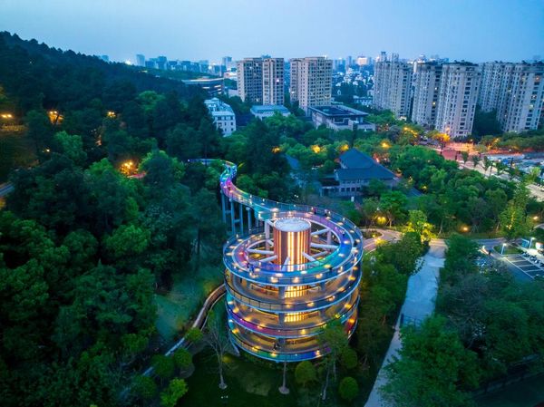 Warna-warni Jalur Panorama di Taman Linping China