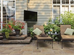 5 Hal yang Perlu Diperhatikan saat Pasang TV di Luar Ruangan