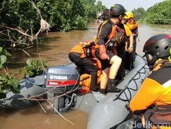 Bapak dan Anak yang Tenggelam di Kalimas Ditemukan Tewas