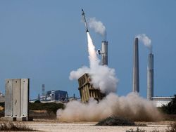 Israel Serang Balik Iran, Apa yang Diketahui Sejauh Ini?