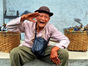 Suka Duka Kakek Darma, Berjualan Hasil Kebun Sejak Zaman Penjajahan