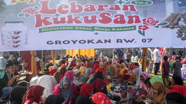 Keseruan Warga Depok Rayakan Lebaran Kukusan
