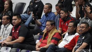 Momen SBY Nonton Indonesia All Star vs Red Sparks