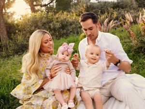 Paris Hilton Pakai Perut Hamil Palsu, Anaknya Lahir dari Ibu Pengganti Paris Hilton Pakai Perut Hamil Palsu, Anaknya Lahir dari Ibu Pengganti