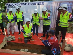 Kajati Sulsel Letakkan Batu Pertama Pembangunan Justice Tower FH Unhas