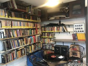 Hidden Gem Bandung: Ada Perpustakaan Mini di Tengah-tengah Pasar